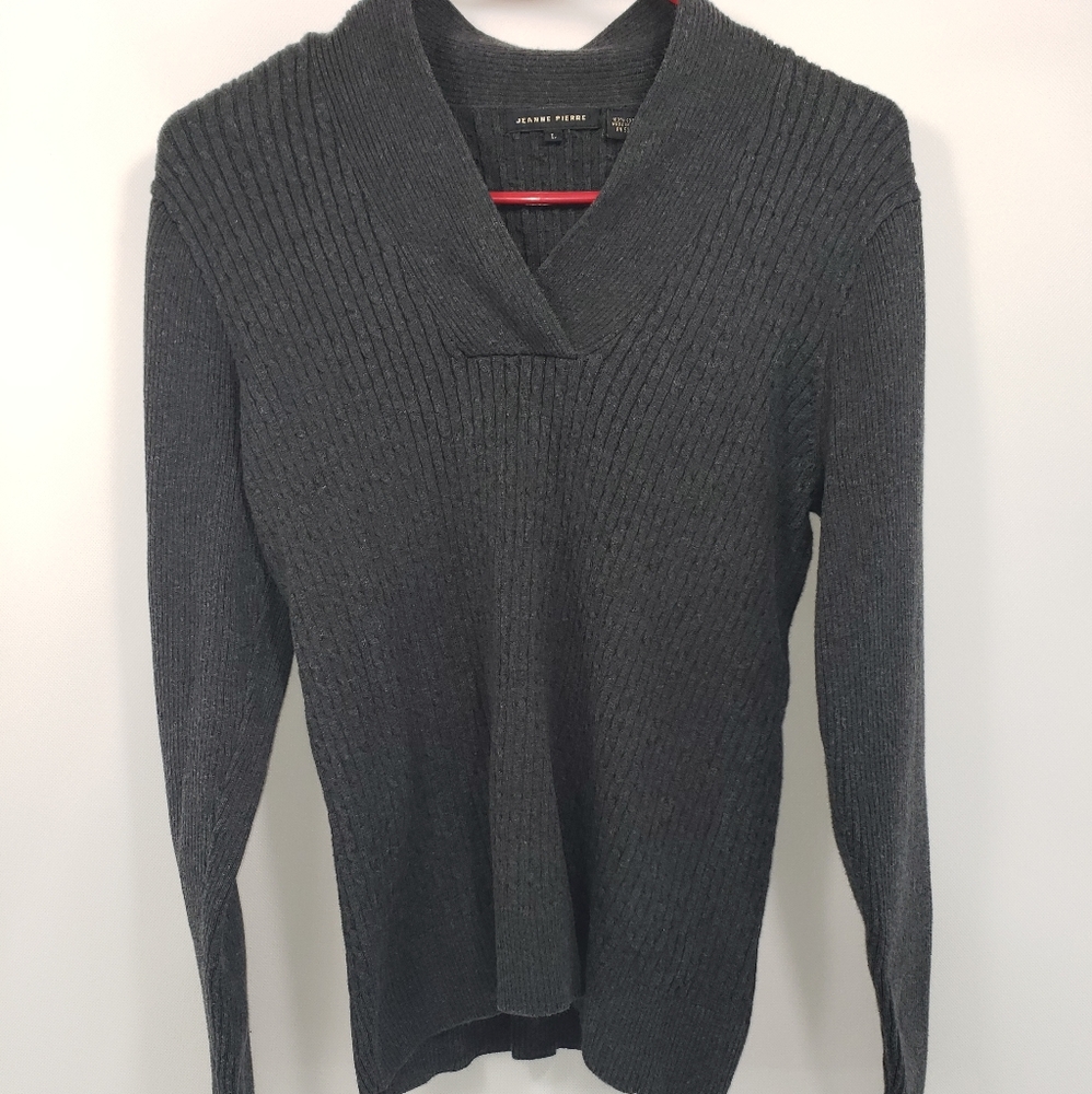Women Jeanne Pierre Sweater  Size L
